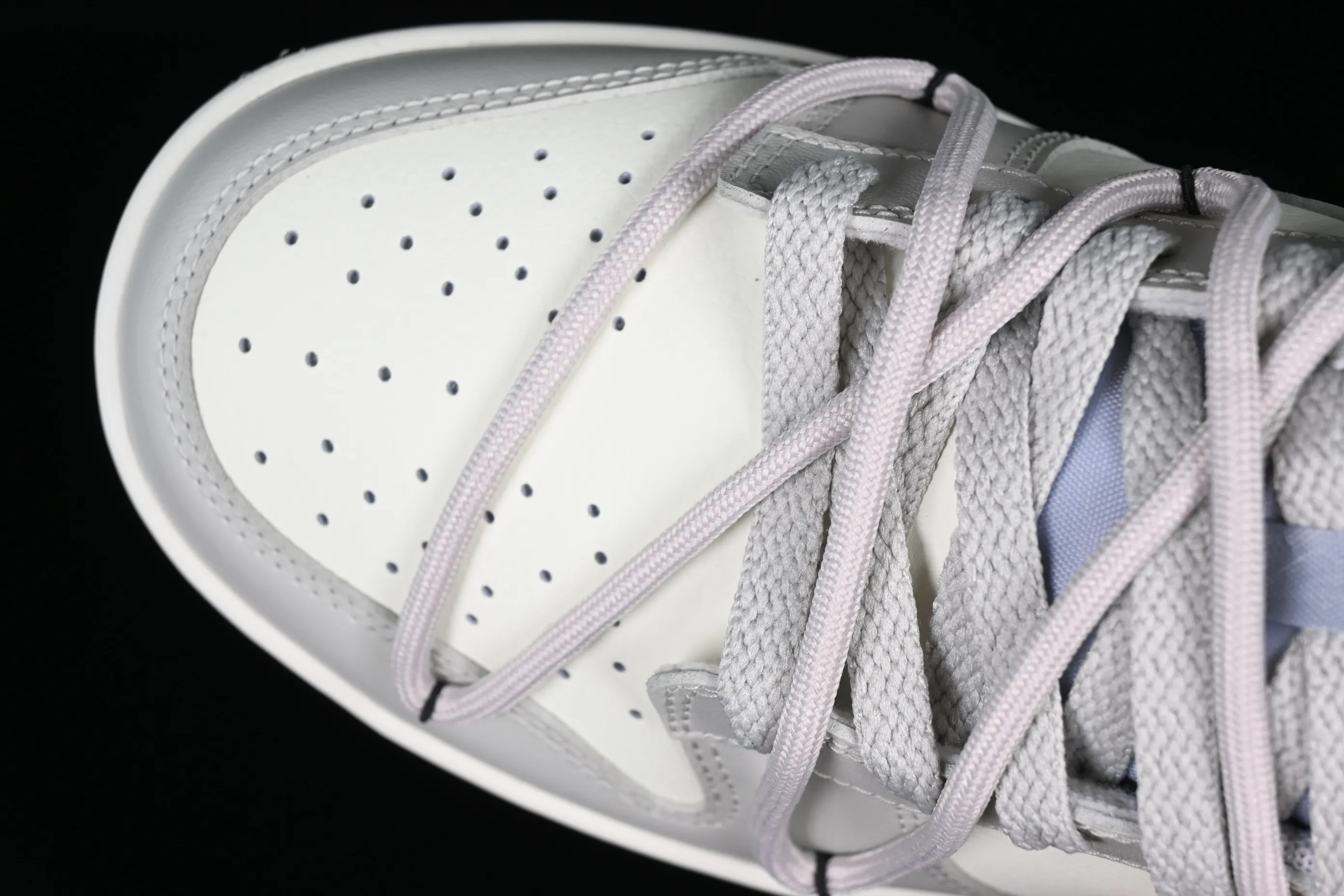 All Categories Nk SB Dunk Series Nk SB Dunk Low Low-top sneakers Nk Dunk Low Minimalist industrial-simple silver hook SB strap low-top casual sneakers DJ6188-003